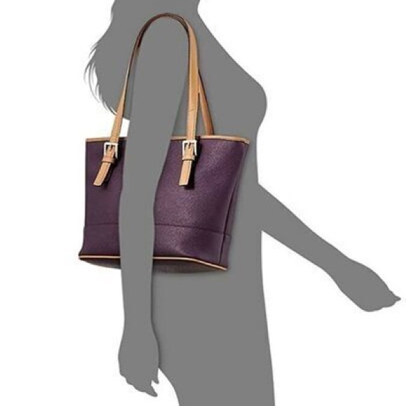 GIANI BERNINI~ AUTHENTIC
TAN AND CRANBERRY COLOR
SHOULDER TOTE HANDBAG NWOT - Picture 1 of 10